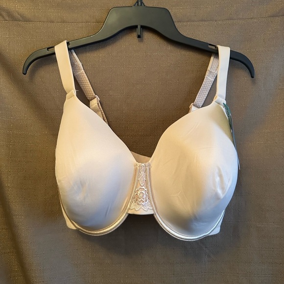 Women's Cream Underwire Bra - Picture 2 of 5
